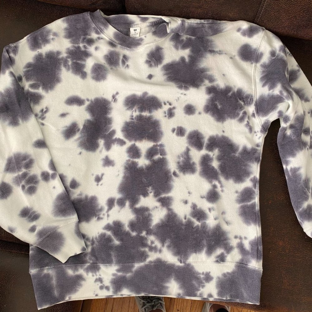 White/Grey Tie-Dye Sweatshirt